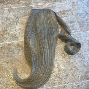 Ash blonde Lola inh pony